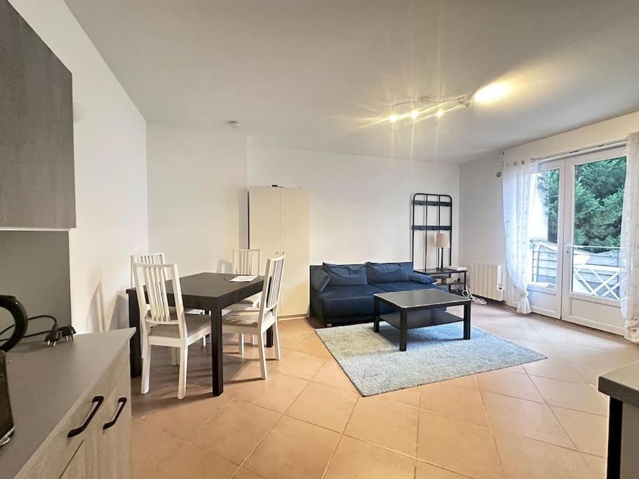 Appartement F3, 2 Chambres イヴリー＝シュル＝セーヌ エクステリア 写真